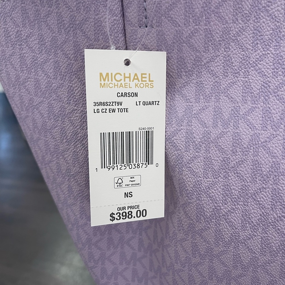 MICHAEL KORS Carson Large Signature Logo Shoulder Tote Bag
Light Quartz
NWT - Picture 7 of 16
